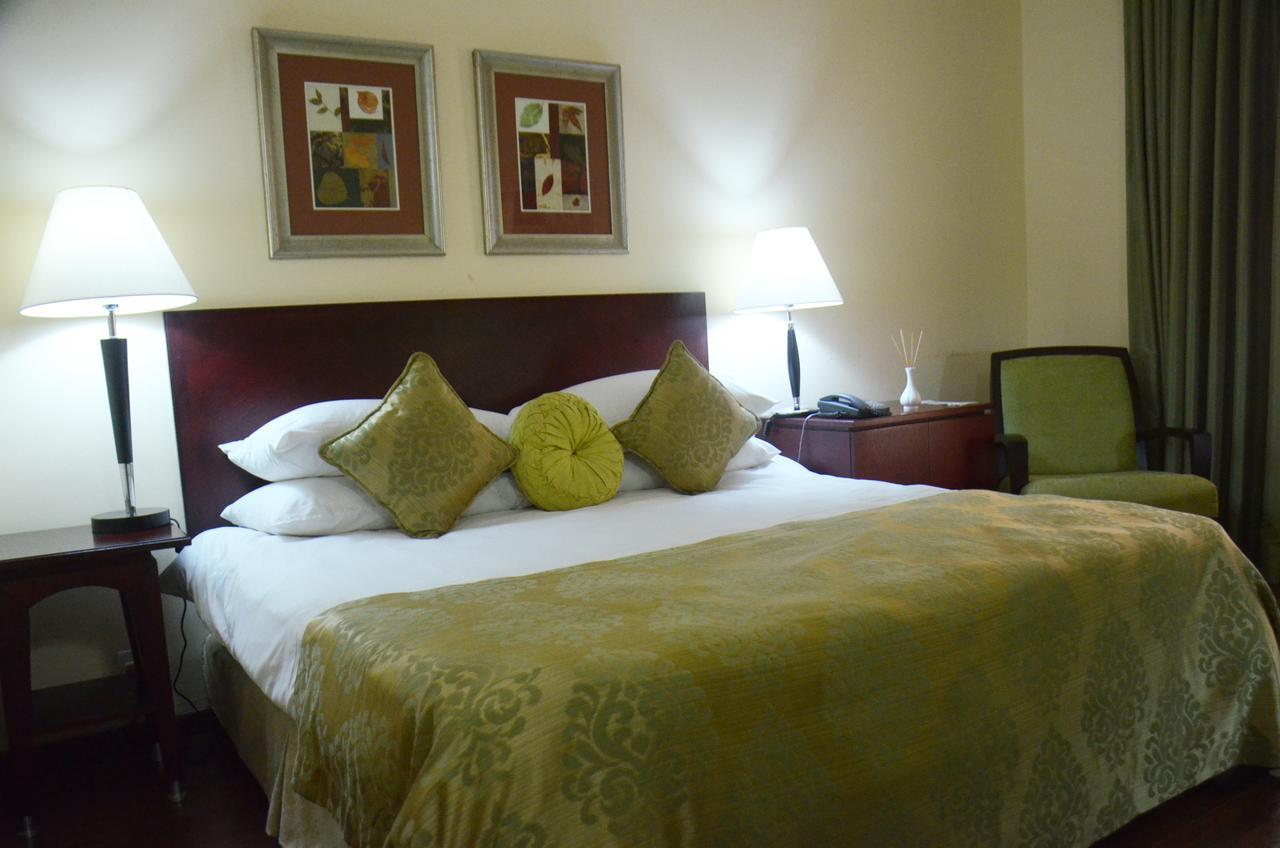 Oakwood Park Hotel Lekki Ngoại thất bức ảnh