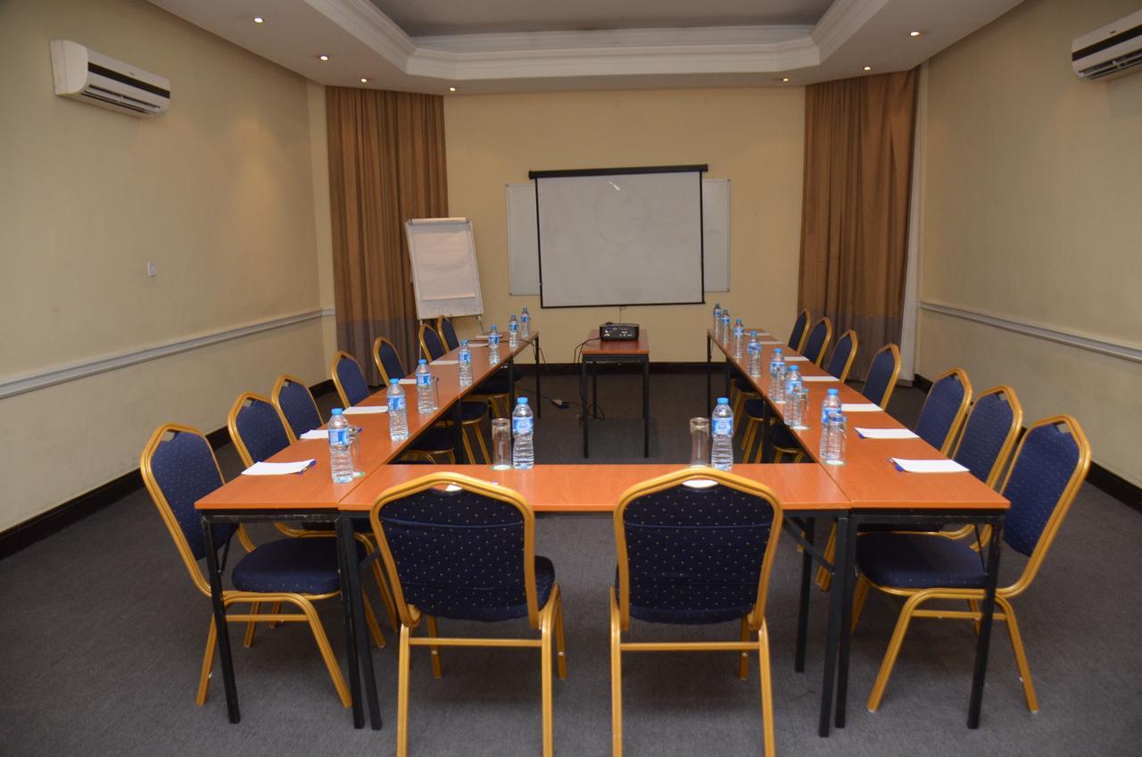 Oakwood Park Hotel Lekki Ngoại thất bức ảnh