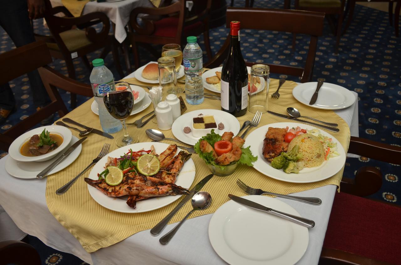 Oakwood Park Hotel Lekki Ngoại thất bức ảnh