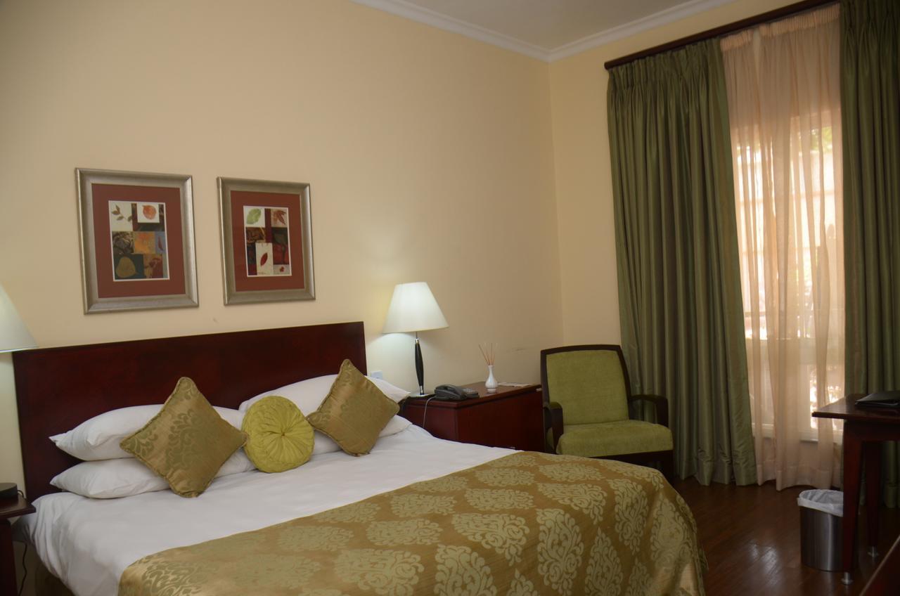 Oakwood Park Hotel Lekki Ngoại thất bức ảnh