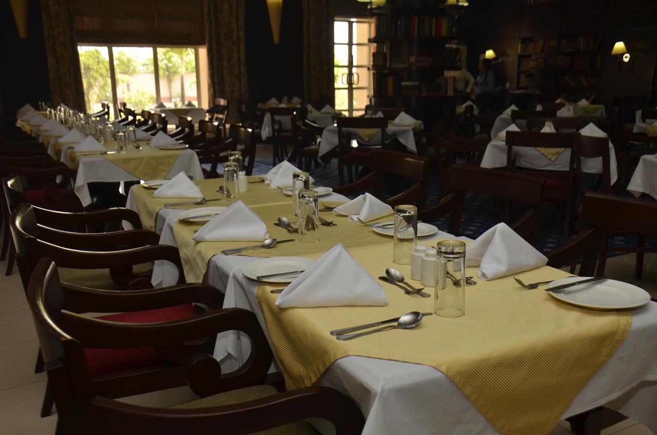 Oakwood Park Hotel Lekki Ngoại thất bức ảnh