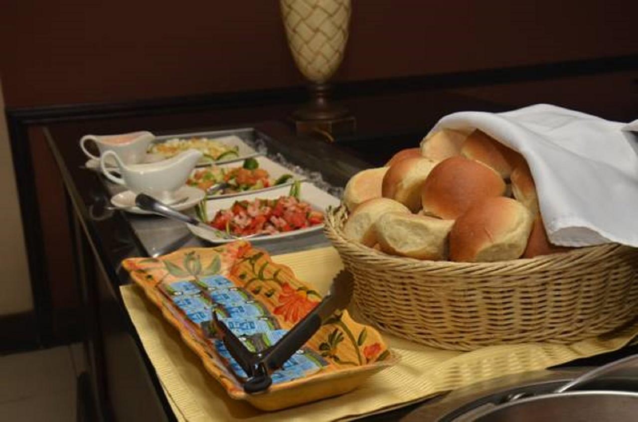 Oakwood Park Hotel Lekki Ngoại thất bức ảnh